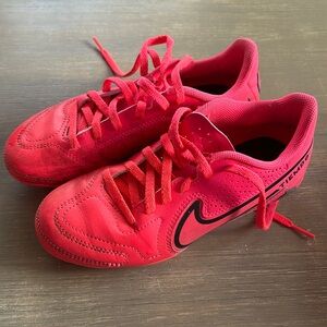 Nike tiempo size 2